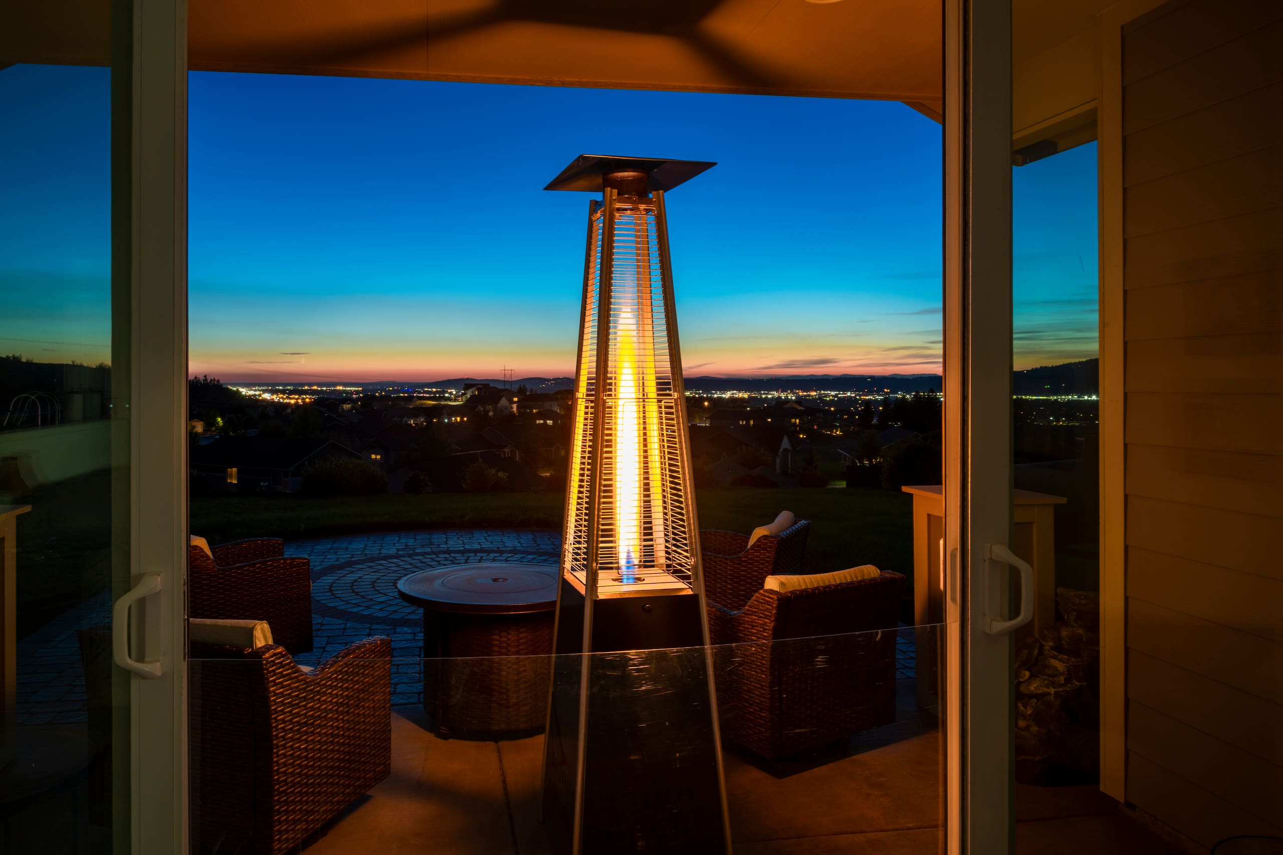 Upright patio heater